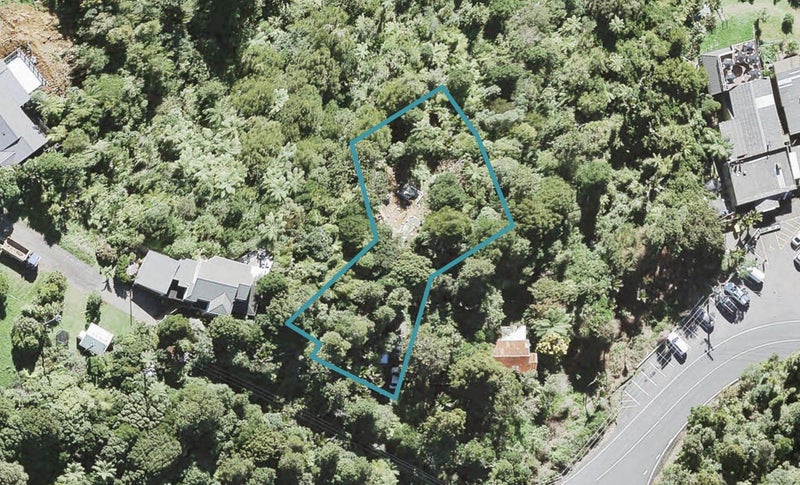 477 Scenic Drive, Waiatarua, Auckland - Carousel 1