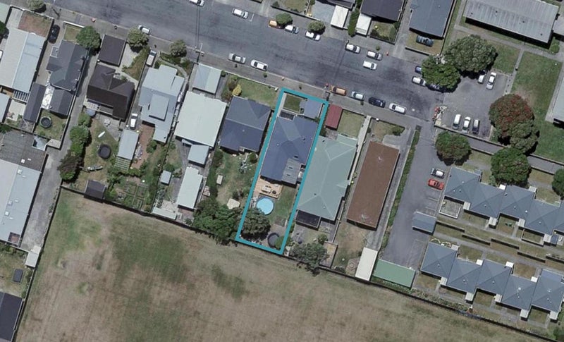 96 Endeavour Street, Lyall Bay, Wellington - Carousel 1