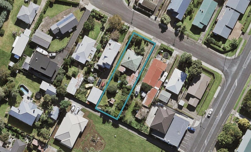 6 Kowhai Avenue, Mangere Bridge, Auckland - Carousel 1