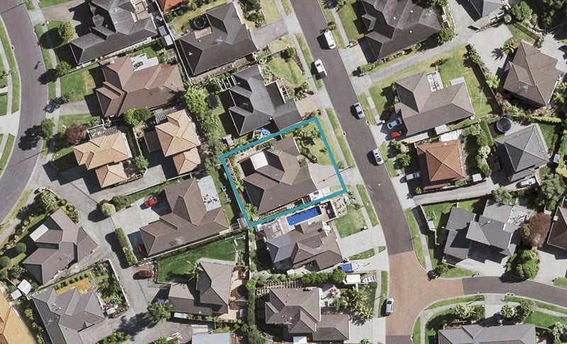 22 Phoenicia Court, The Gardens, Auckland - Carousel 1