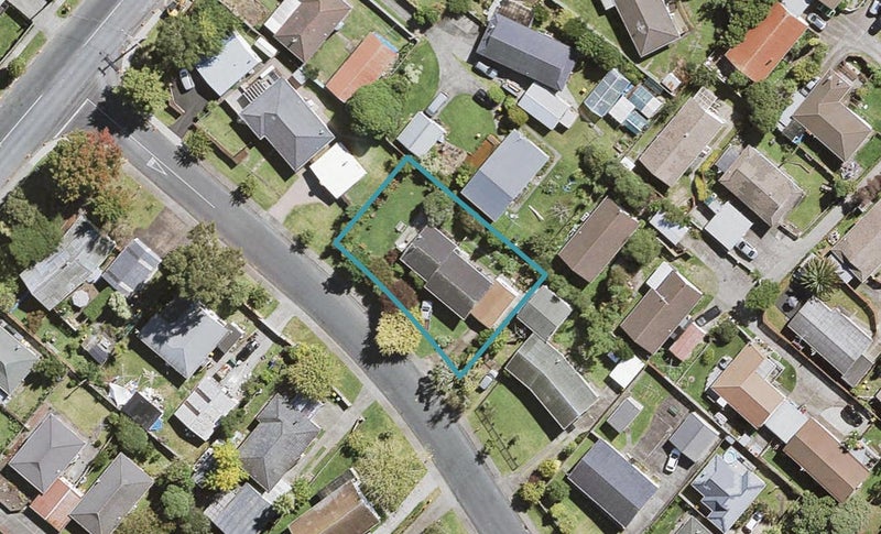 4 Parma Place, Henderson, Auckland - Carousel 1