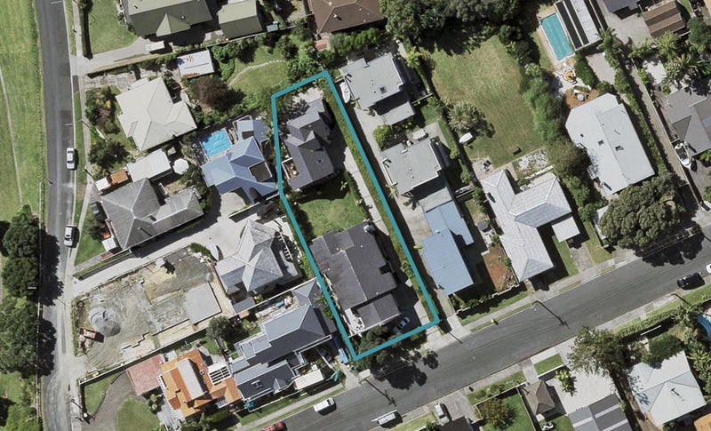 1/2 Norwood Road, Bayswater, Auckland - Carousel 1