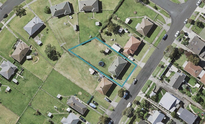 69 Eversleigh Road, Belmont, Auckland - Carousel 1
