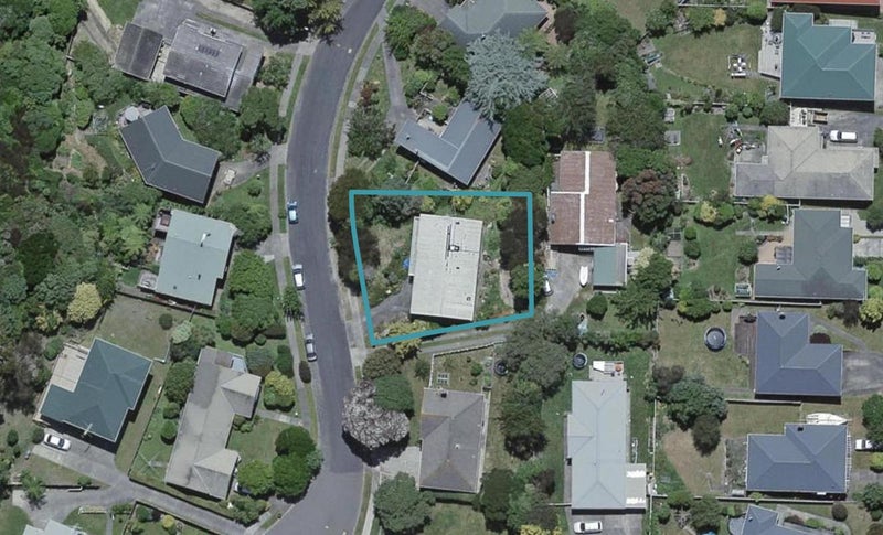 29 Pembroke Street, Tawa, Wellington - Carousel 1