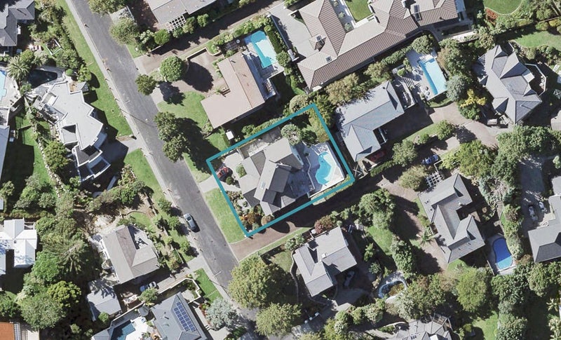24 Tainui Road, Cockle Bay, Auckland - Carousel 1