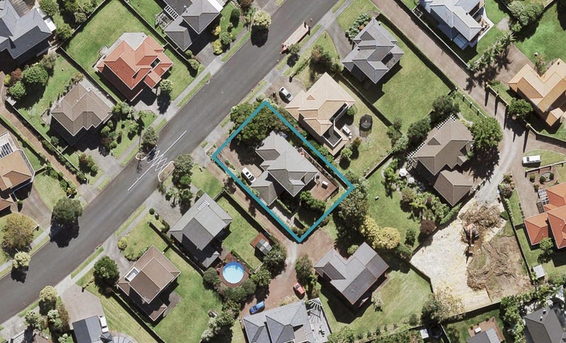 74 Lagoon Way, West Harbour, Auckland - Carousel 1