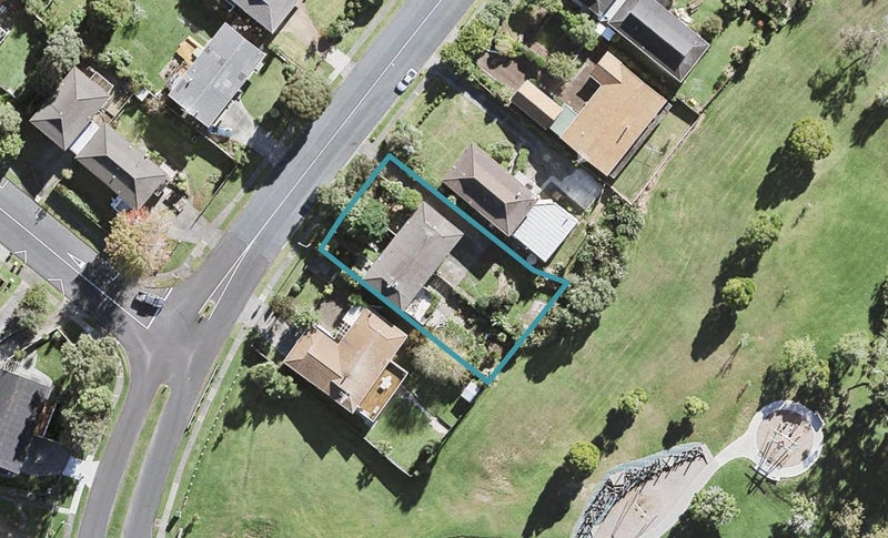 1/186 Stapleford Crescent, Browns Bay, Auckland - Carousel 1
