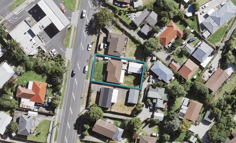 8A Forest Hill Road, Henderson, Auckland - Carousel 1