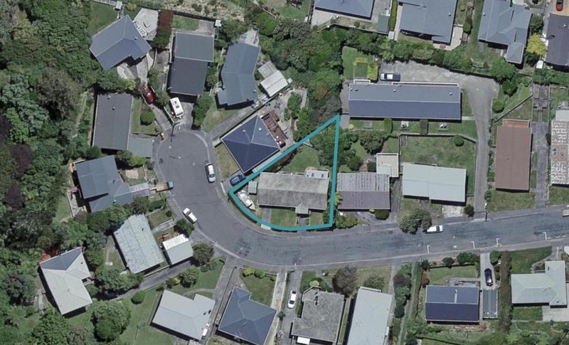 22 Kahikatea Grove, Paparangi, Wellington - Carousel 1