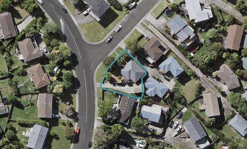 1 Erica Road, Sunnynook, Auckland - Carousel 1
