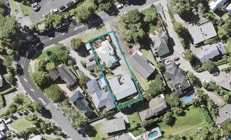 1/11 Clematis Avenue, Murrays Bay, Auckland - Carousel 1