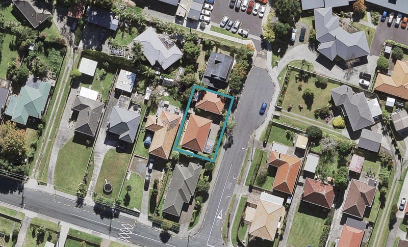 2 Keru Place, Te Atatu South, Auckland - Carousel 1
