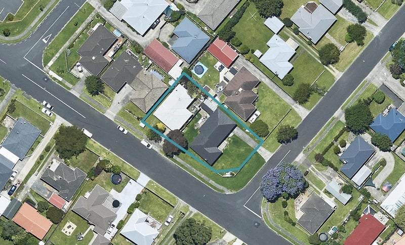13 Kiteroa Street, Greerton, Tauranga - Carousel 1