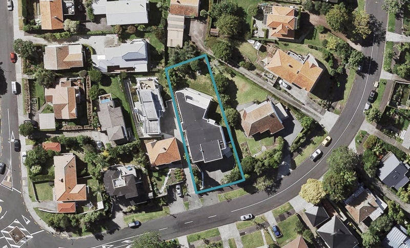 8 Rukutai Street, Orakei, Auckland - Carousel 1
