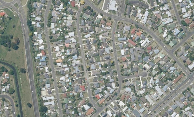 17 Magdalen Crescent, Pirimai, Napier - Carousel 1
