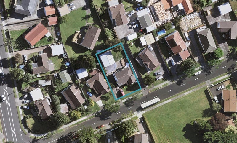 8 Banyan Drive, Totara Heights, Auckland - Carousel 1