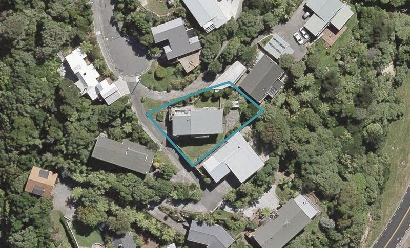 29 Rakeiora Grove, Korokoro, Lower Hutt - Carousel 1