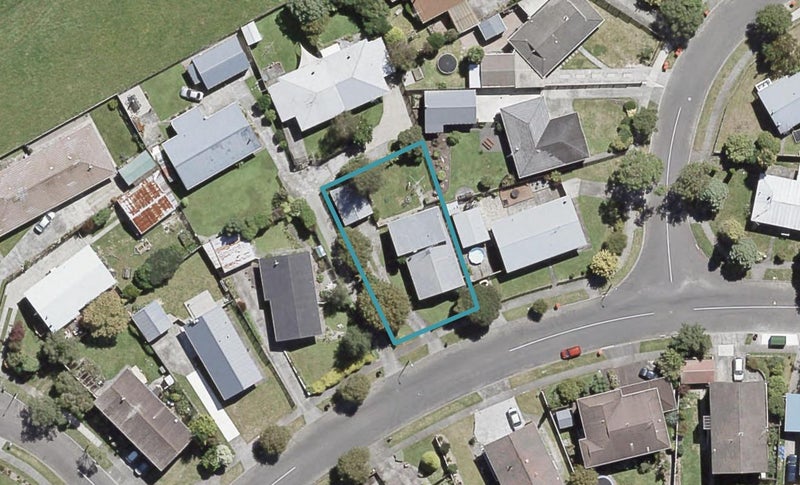 29 Larchmont Grove, Totara Park, Upper Hutt - Carousel 1