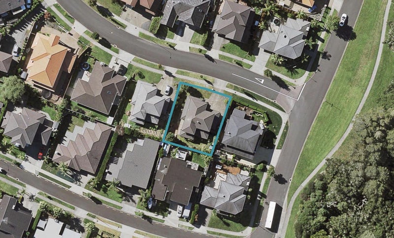 4 Chateau Rise, Flat Bush, Auckland - Carousel 1