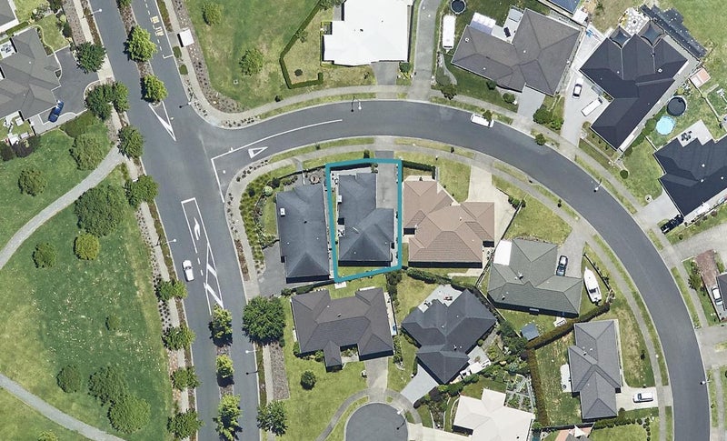 4 Bathurst Crescent, Pyes Pa, Tauranga - Carousel 1