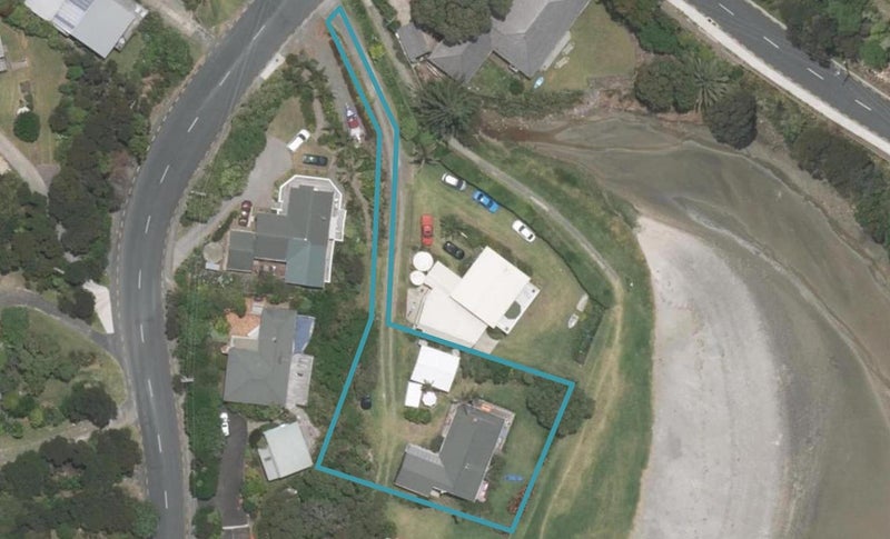 42 Wintle Street, Mangawhai Heads, Mangawhai - Carousel 1