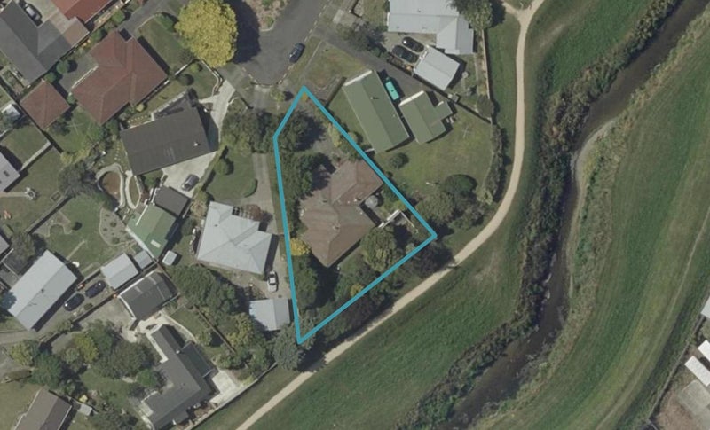 22 Cecil Place, Cloverlea, Palmerston North - Carousel 1