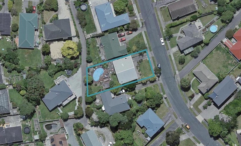 9 Saint Johns Terrace, Tawa, Wellington - Carousel 1