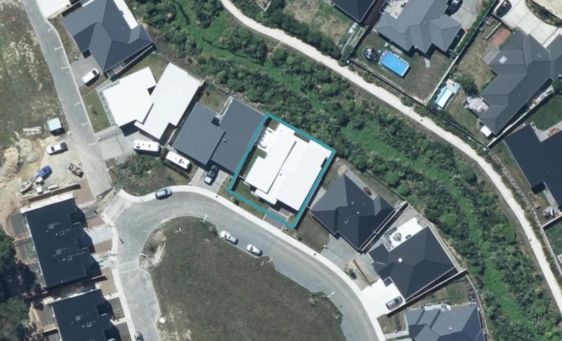 11 Breakwater Way, Whitby, Porirua - Carousel 1