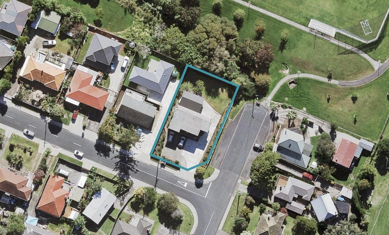 1 Nile Road, Kelston, Auckland - Carousel 1