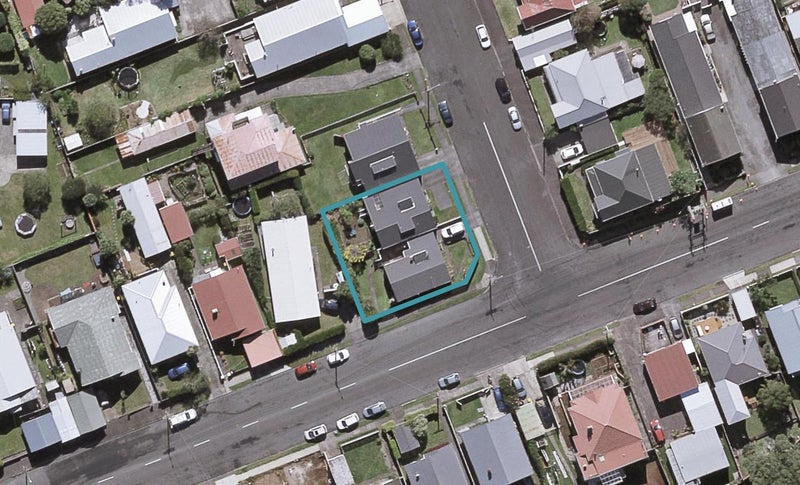 1/22 Kowhai Street, Strandon, New Plymouth - Carousel 1