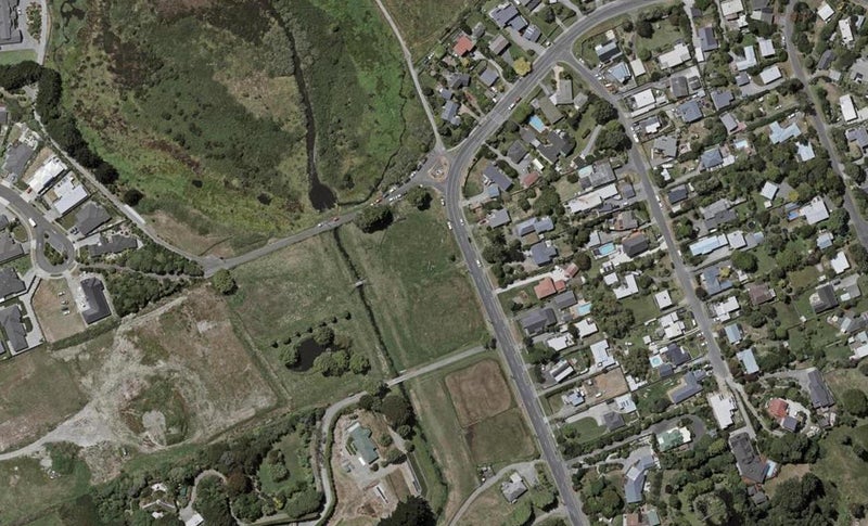 12 Otaihanga Road, Otaihanga, Paraparaumu - Carousel 1