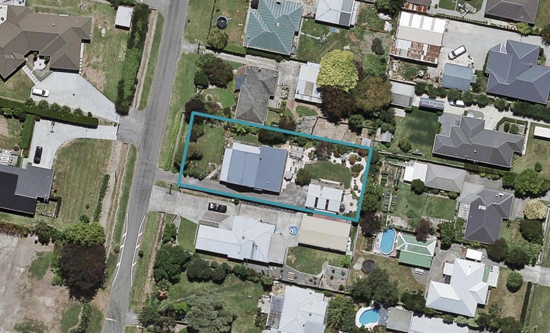 42 Jervois Road, Jervoistown, Napier - Carousel 1