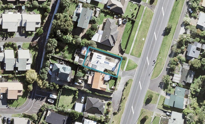 908 East Coast Road, Northcross, Auckland - Carousel 1