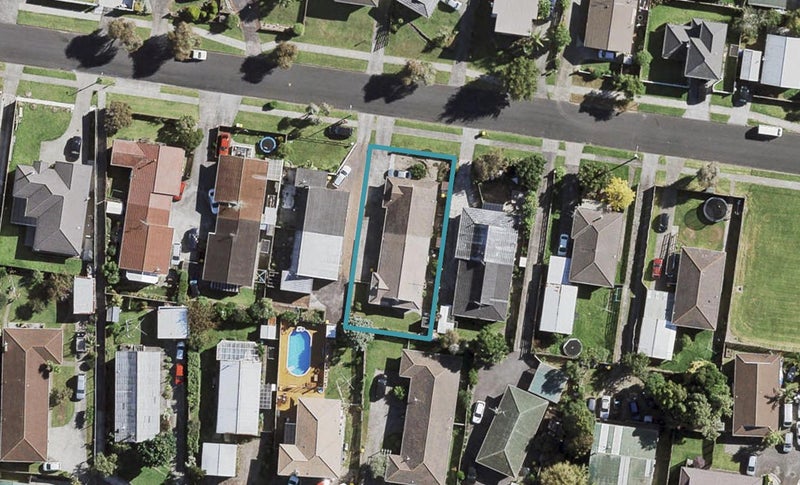 1/14 Waimai Avenue, Weymouth, Auckland - Carousel 1