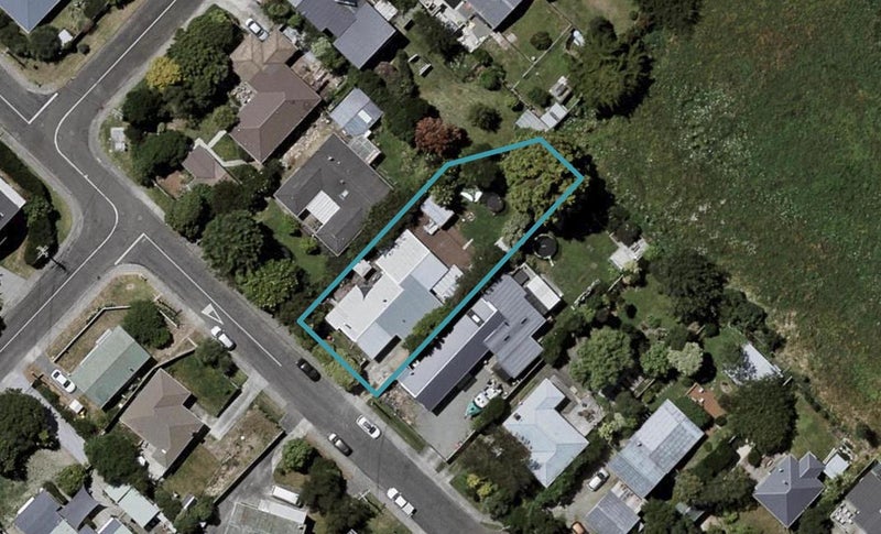 21 Titoki Road, Raumati Beach, Paraparaumu - Carousel 1