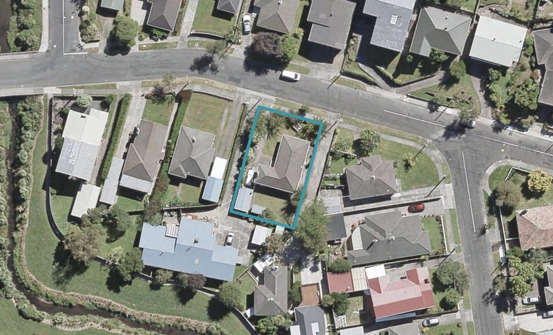 20 Tilbury Street, Fairfield, Lower Hutt - Carousel 1