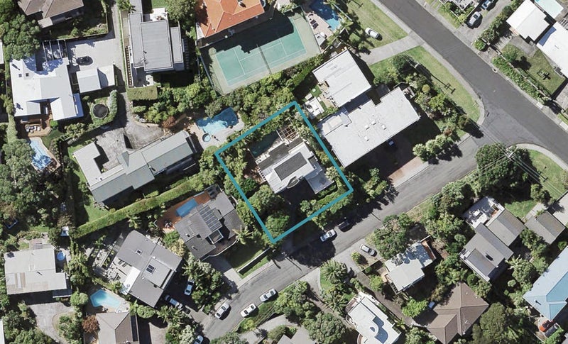 1 Parr Terrace, Castor Bay, Auckland - Carousel 1