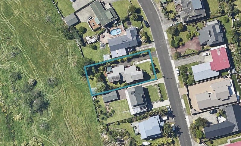 15B Mayor View Terrace, Waihi Beach, Waihi Beach - Carousel 1