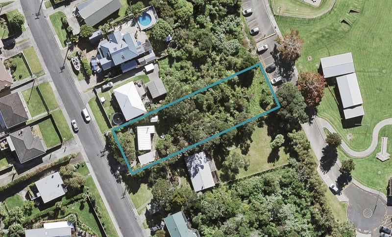12 Kia Ora Road, Beach Haven, Auckland - Carousel 1