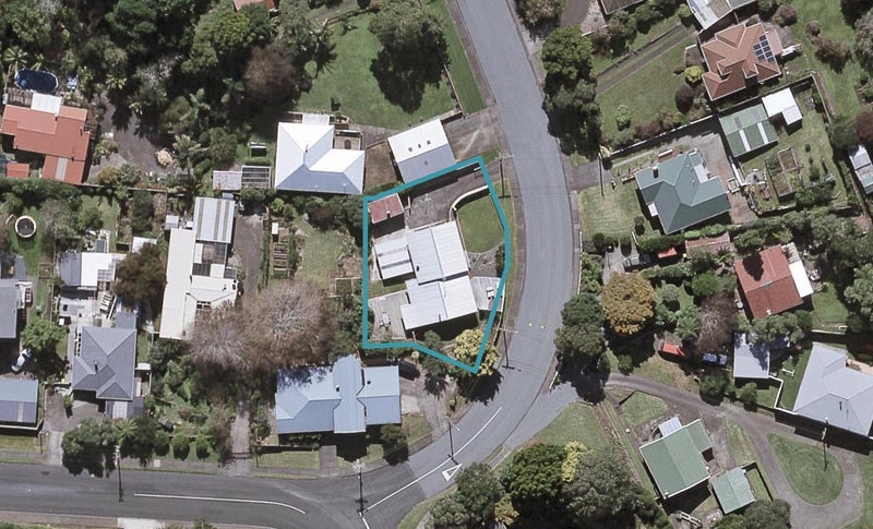 1 Raniera Street, Glen Avon, New Plymouth - Carousel 1