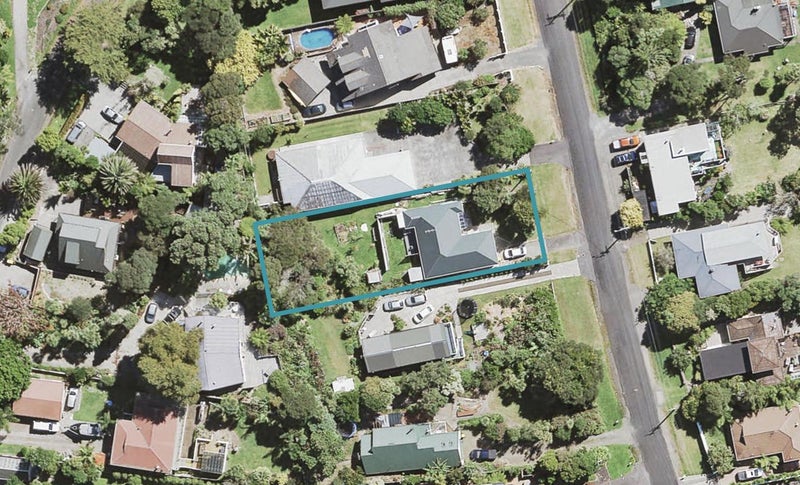 12 Awhiorangi Promenade, Swanson, Auckland - Carousel 1