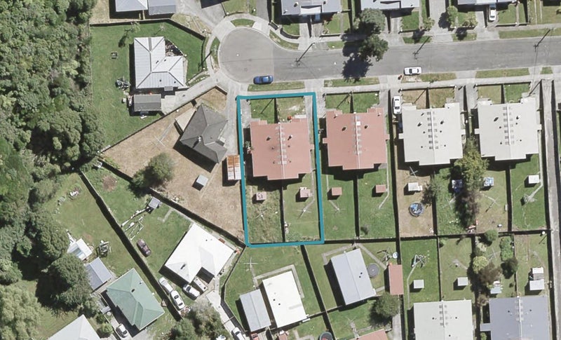 37 Hanson Grove, Stokes Valley, Lower Hutt - Carousel 1