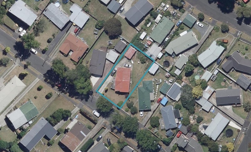8 Leeds Street, Silverdale, Hamilton - Carousel 1