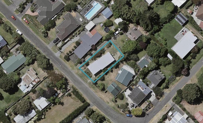 11A Hohiria Street, Waikanae Beach, Waikanae - Carousel 1