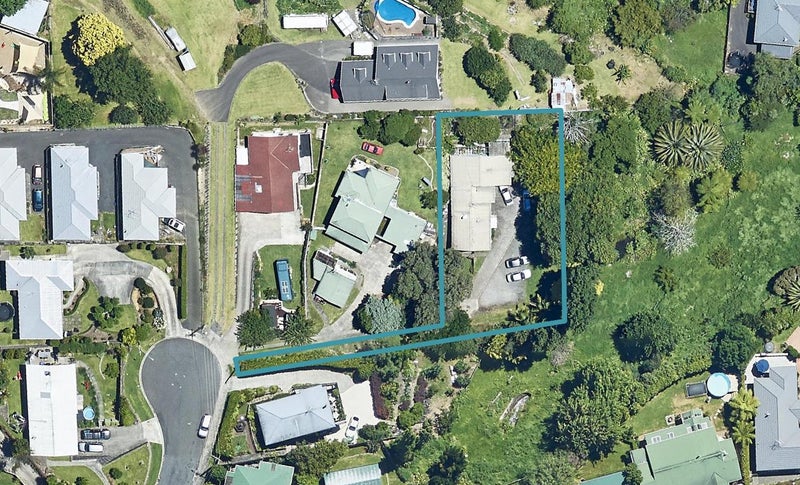 16A Russell Place, Brookfield, Tauranga - Carousel 1