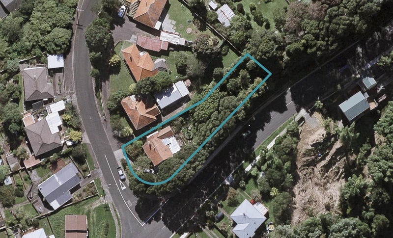121 Glenpark Avenue, Frankleigh Park, New Plymouth - Carousel 1