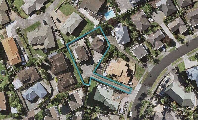 2/19 Ribbonwood Crescent, Goodwood Heights, Auckland - Carousel 1