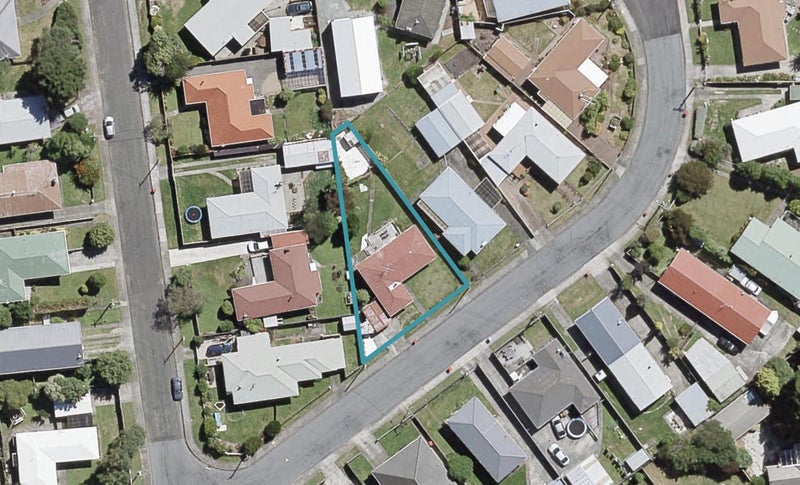 9 Benge Crescent, Clouston Park, Upper Hutt - Carousel 1