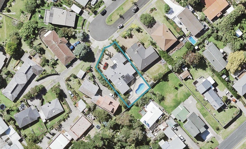 29 Hollyhock Place, Browns Bay, Auckland - Carousel 1
