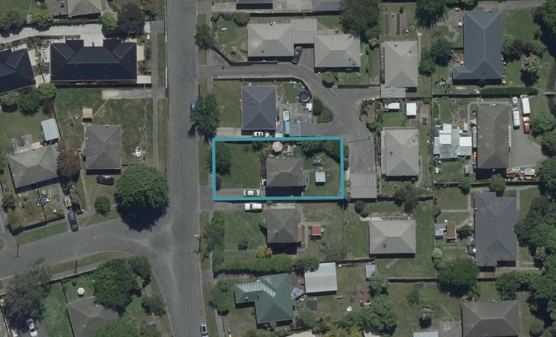 10 Bateman Avenue, Bryndwr, Christchurch - Carousel 1